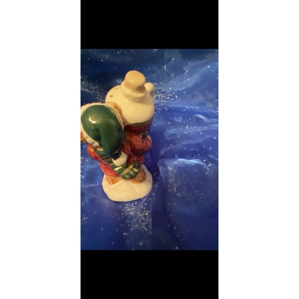 Vintage Mid Century Santa Claus Ceramic Salt and Pepper Shakers from‎ Japan - Picture 6 of 12